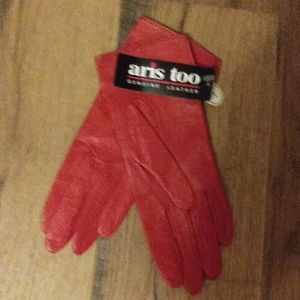 NWTWomen's leather gloves